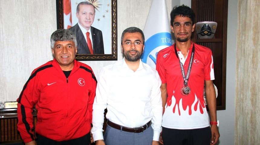 Milli atletten Başkan Say&rsquo;a teşekk&uuml;r ziyareti