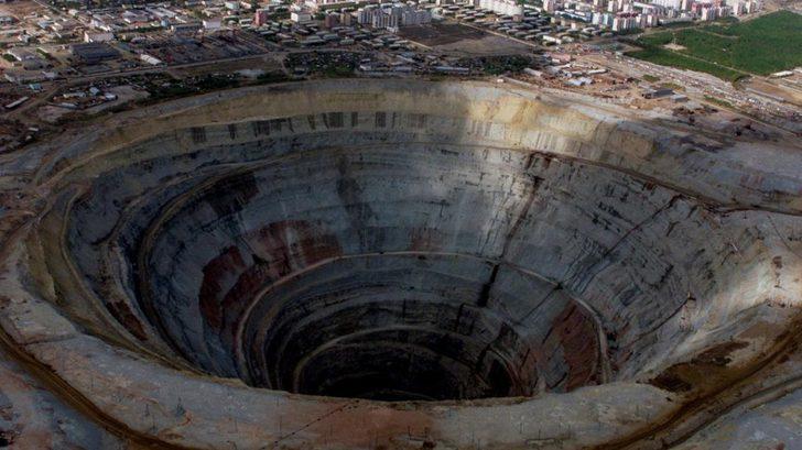 Burası dünyanın göbek deliği! İçi elmas ve yakutlarla dolu G4