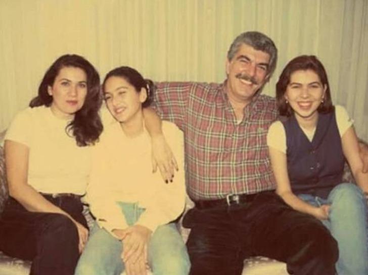 Bergüzar Korel'in ablası Zeynep Korel Amerika'da evlere temizliğe gidiyor G1