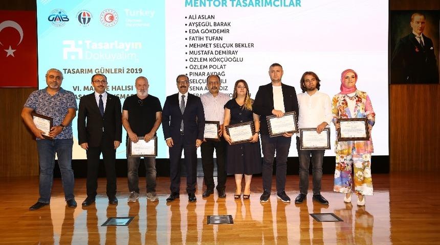 Gen&ccedil;ler tasarladı Gaziantepli halıcılar dokudu