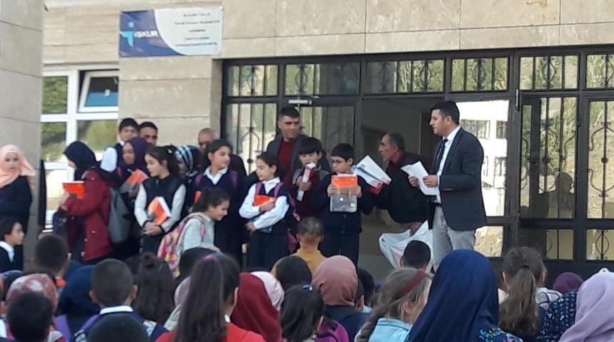 PTSO&rsquo;dan bin &ouml;ğrenciye kırtasiye yardımı