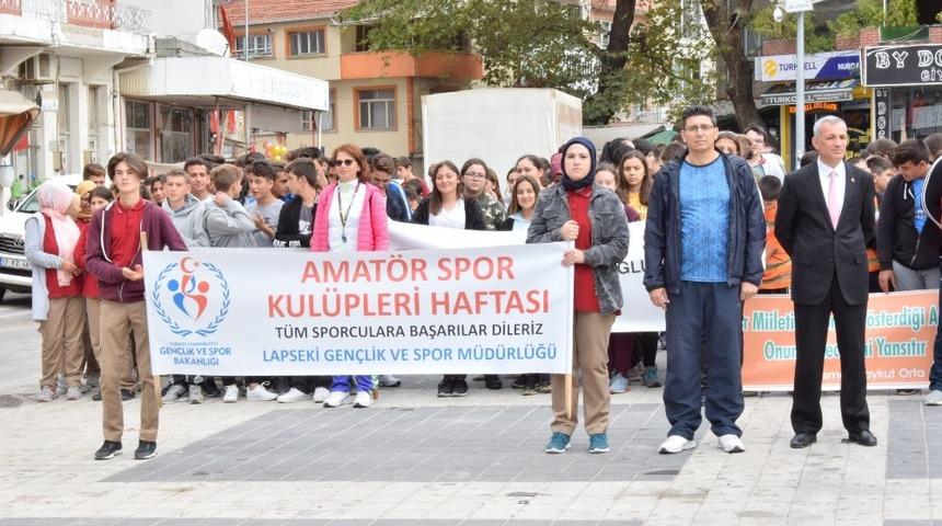 Lapseki&rsquo;de &rsquo;Amat&ouml;r Spor Kul&uuml;pleri Haftası&rsquo; faaliyetleri