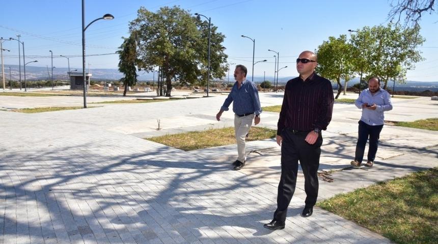 Yunus Emre T&uuml;rbesine &ccedil;evre ve meydan d&uuml;zenlemesi