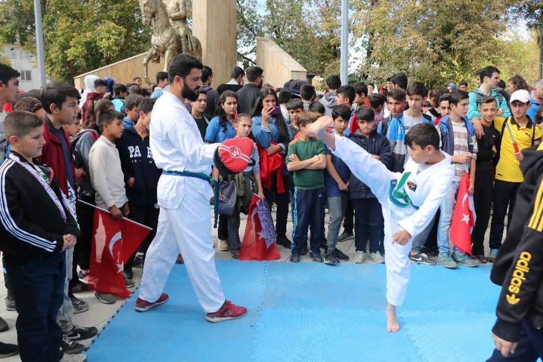 Ağrı&rsquo;da &ldquo;Amat&ouml;r Spor Haftası&rdquo; etkinlikleri başladı