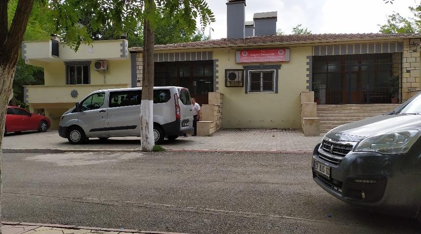 Direksiyon hakimiyeti kaybolan kamyonet devrildi: 1 ölü, 14 yaralı