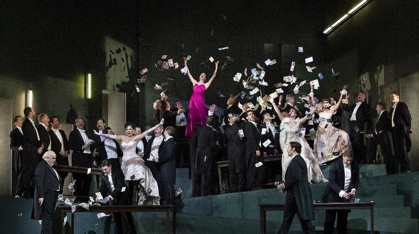 Met Opera perdesi Turandot ile a&ccedil;ılıyor