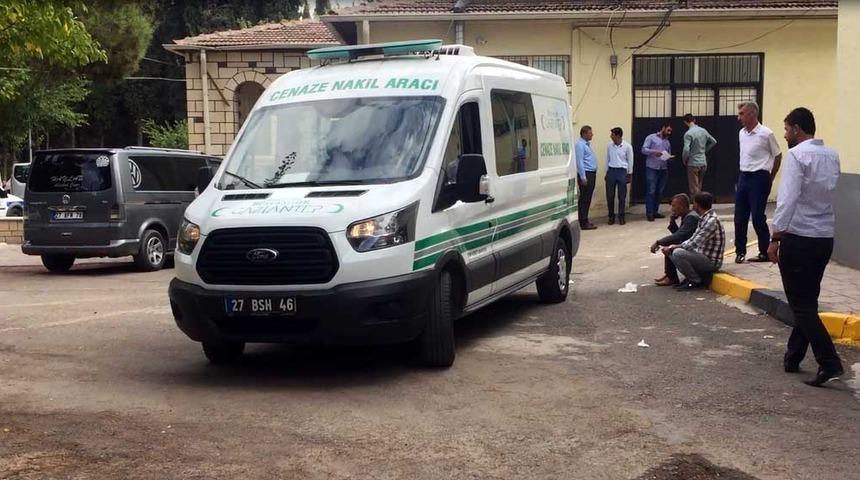 İnşaat işçilerini taşıyan kamyoneti devrildi: 1 ölü, 13 yaralı