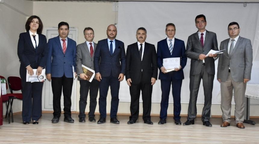 &rsquo;Beyaz Bayrak ve Beslenme Dostu Okul&rsquo; sertifika t&ouml;reni ger&ccedil;ekleştirildi