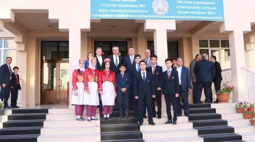 Almatı Başkonsolosu, 1 Nolu &Ouml;zel Talgar Lisesi&rsquo;ni ziyaret etti