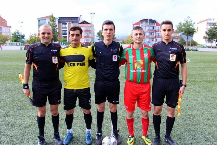 Dili nefes borusuna kaçan futbolcu ölümden döndü G3