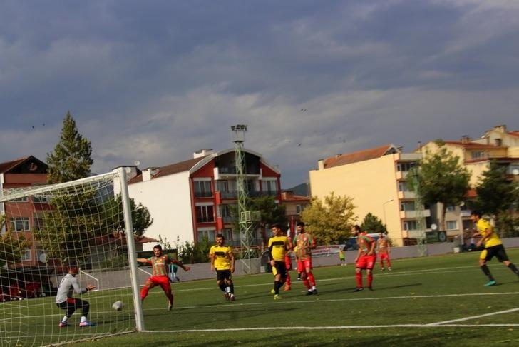 Dili nefes borusuna kaçan futbolcu ölümden döndü G4