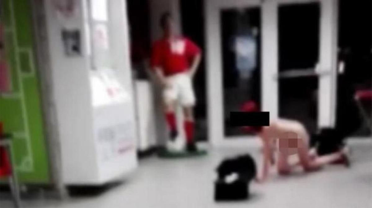 Masaj masasında ilişkiye girdiler!