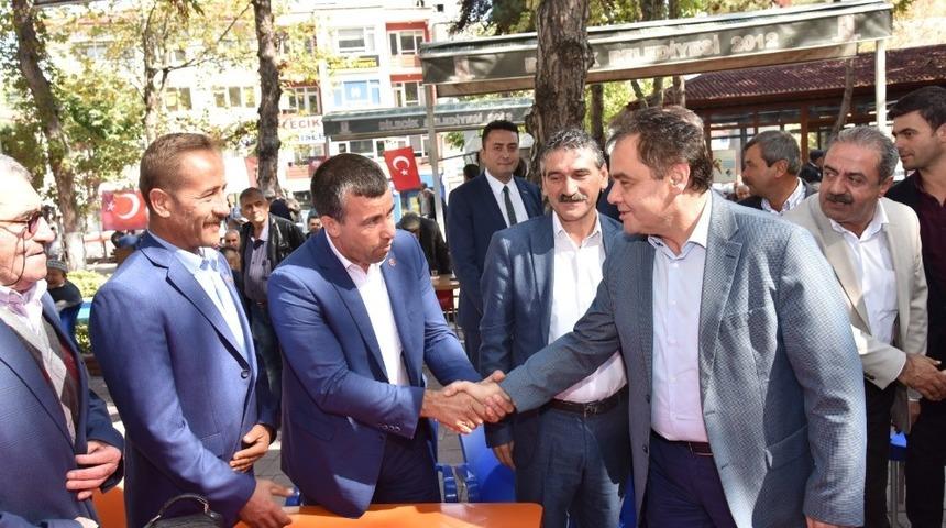 Başkan Şahin muhtarlarla bir araya geldi