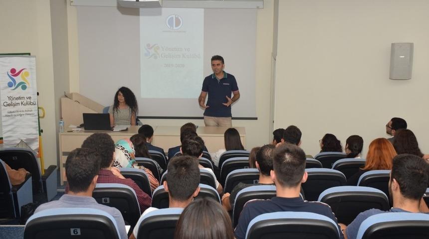 Y&ouml;netim ve Gelişim Kul&uuml;b&uuml; yeni &uuml;yeleriyle tanıştı