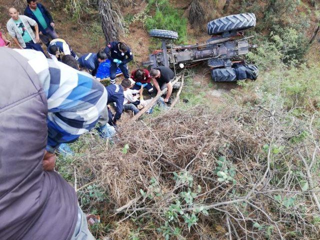 Traktörle 15 metreden uçtu, yaralı olarak kurtuldu