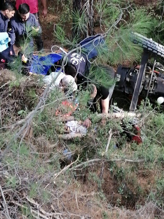 Traktörle 15 metreden uçtu, yaralı olarak kurtuldu