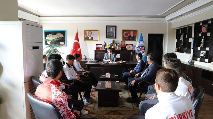 Mumcu&rsquo;dan Başkan Aksun&rsquo;a ziyaret