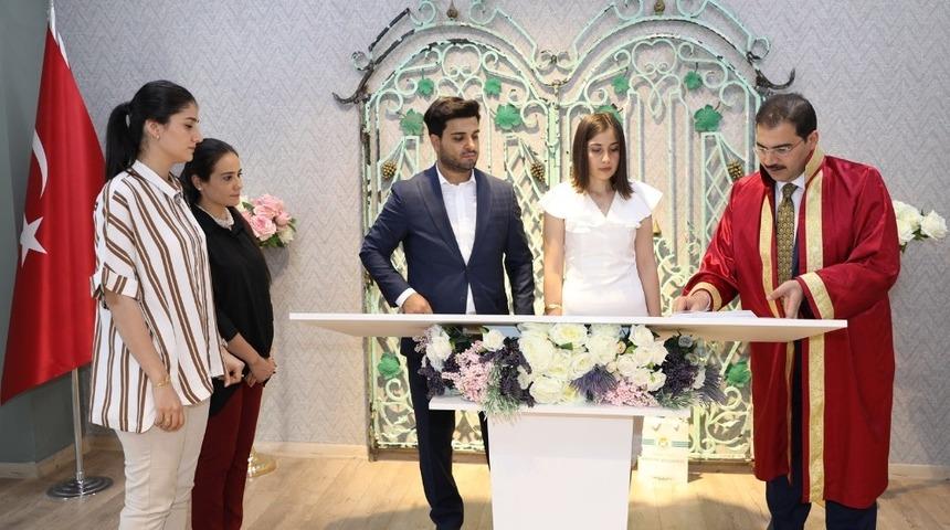 Haliliye&rsquo;de &ccedil;iftler nezih ortamda evleniyor