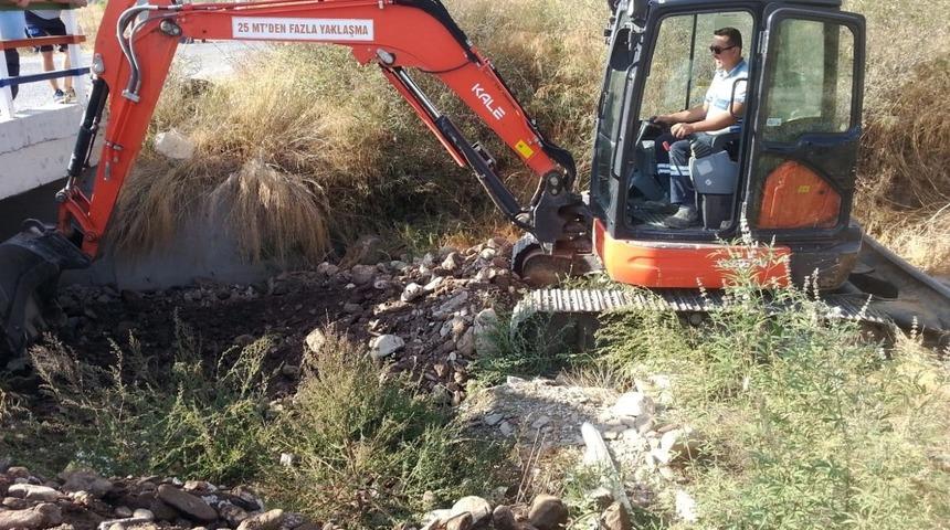 B&uuml;y&uuml;kşehir 10 ayda 90 bin metre dere temizliği yapıldı