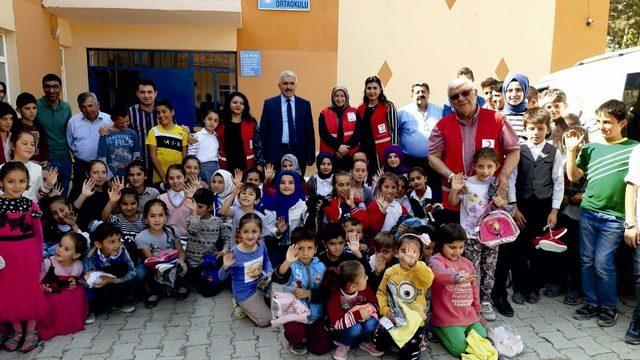 Sorgun Kızılay Şubesinden Gıda ve Giyim yardımı