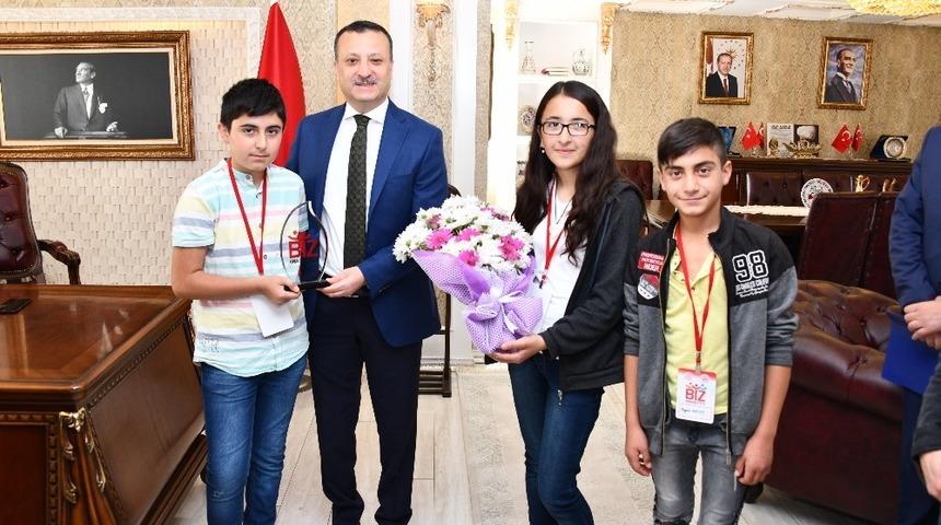 Biz Anadoluyuz Projesi kapsamında Kars&rsquo;tan gelen &ouml;ğrenciler G&uuml;m&uuml;şhane&rsquo;de