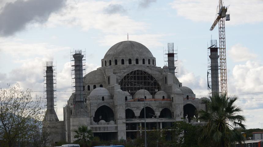 Trabzon’da cami inşaatında çökme meydana geldi: 2 yaralı