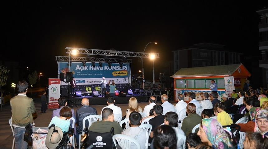 Yeşilyurt Belediyesi a&ccedil;ık hava konseri ilgi g&ouml;rd&uuml;