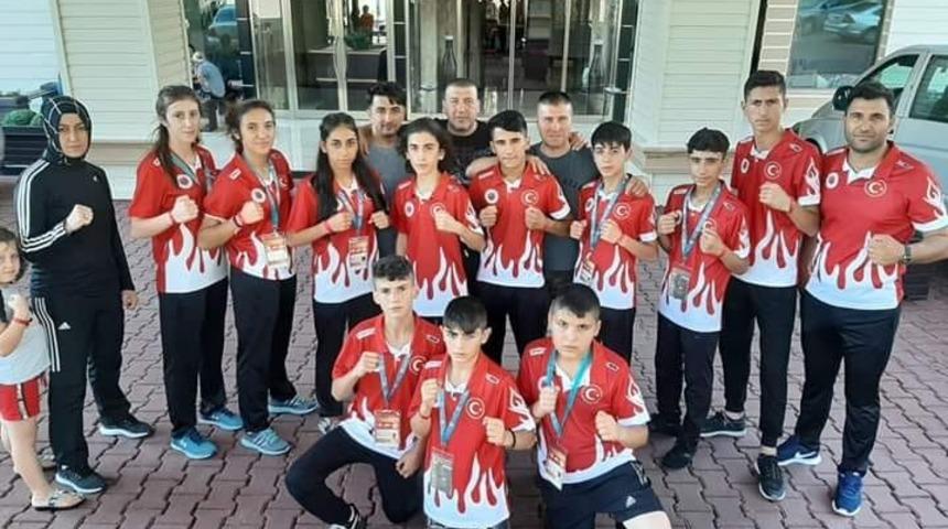 Kayserili Muaythaicilerden Dünya Şampiyonası’nda Madalyalara Ambargo