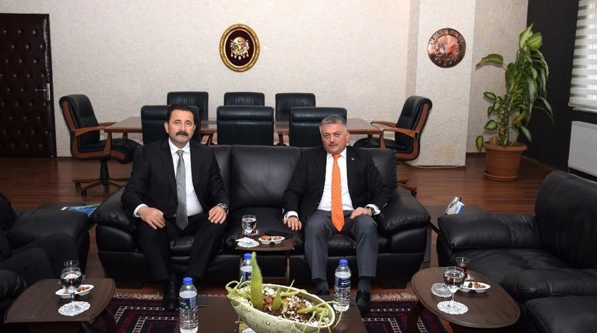 Vali Yazıcı’dan, Emniyet Müdürü Onar’a hayırlı olsun ziyareti