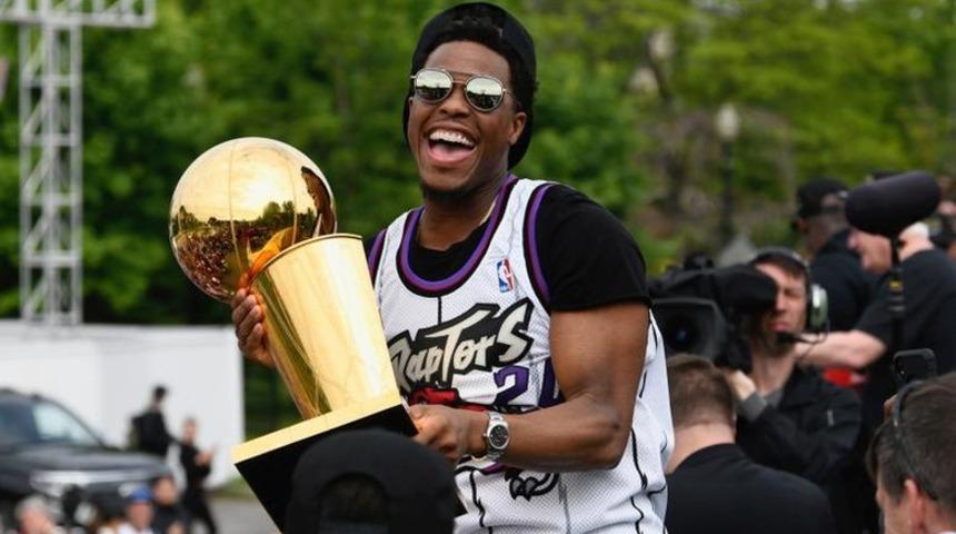 Kyle Lowry Toronto Raptors ile s&ouml;zleşmesini 1 yıl uzatı