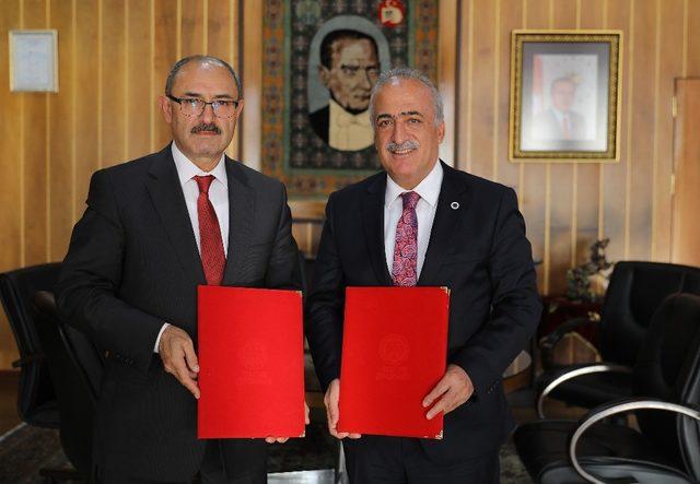 Atatürk Üniversitesi ile DAP, buzağılar için protokol imzaladı