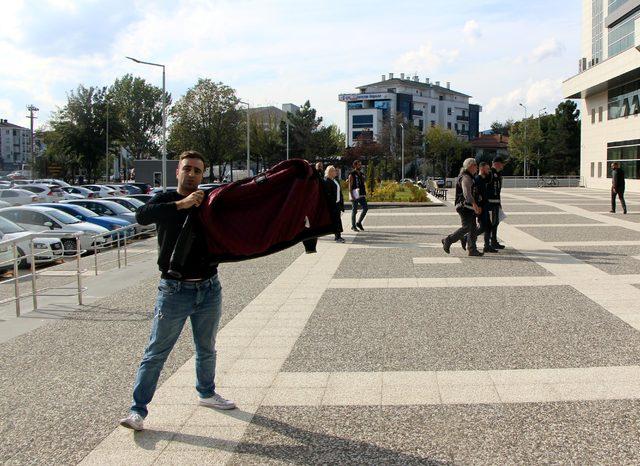 Montuyla şüphelilerin görüntülenmesini engellemeye çalıştı