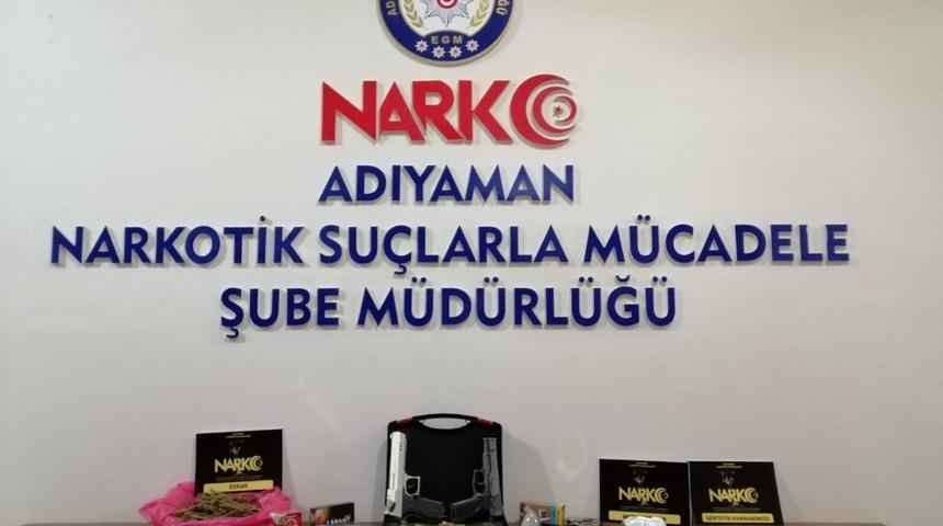 Narkotik polisleri uyuşturucuya g&ouml;z a&ccedil;tırmıyor