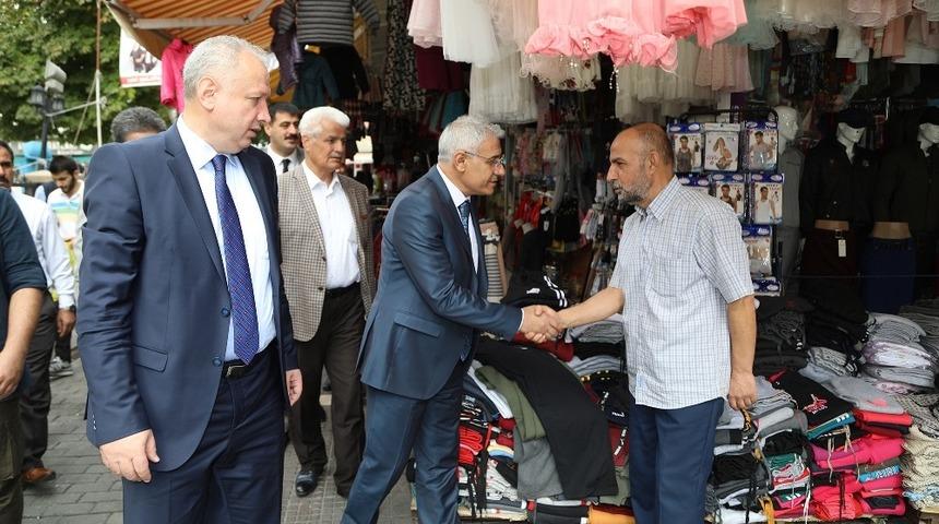 Battalgazi Belediye Başkanı Osman G&uuml;der, esnafları ziyaret etti