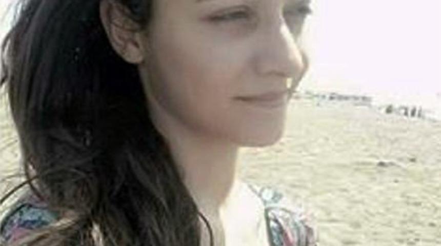 &Uuml;niversite &ouml;ğrencisi kız odasında &ouml;l&uuml; bulundu