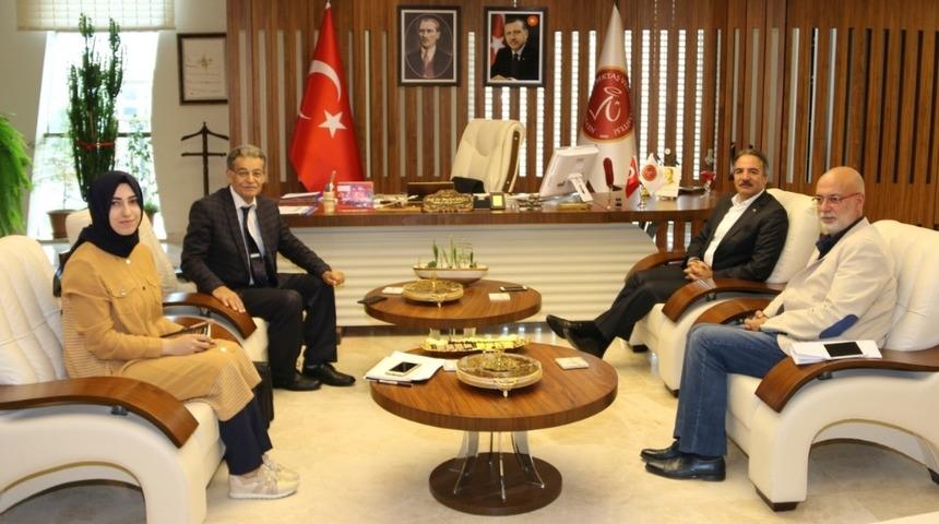 Eski Tarım Bakanı G&uuml;&ccedil;l&uuml;&rsquo;den Rekt&ouml;r Bağlı&rsquo;ya ziyaret