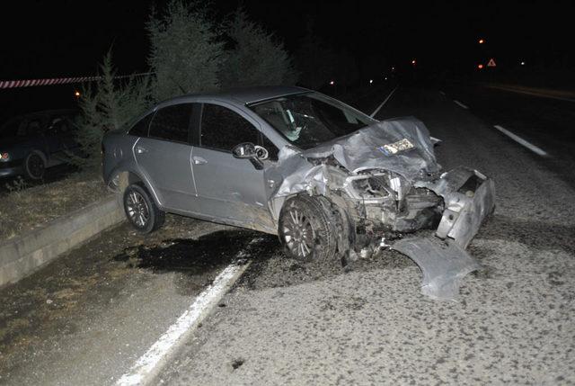 Bursa'da otomobiller çarpıştı: 2 ölü, 2 yaralı
