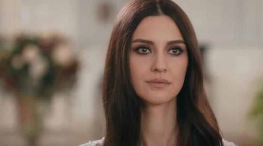 Sen Anlat Karadeniz'in Nefes'i İrem Helvacıoğlu dekolteli pozunu paylaştı