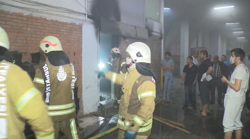 Başakşehir'de sanayi sitesinde yangın