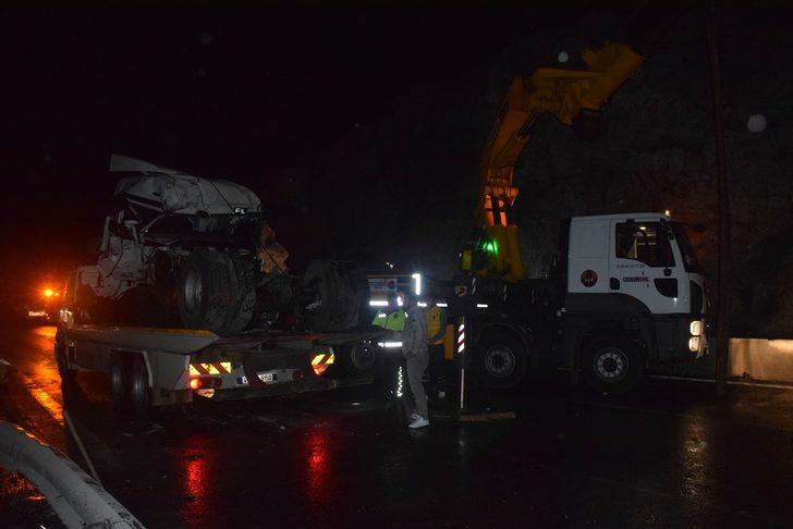 Trafik 2 saat boyunca kapandı! Kocaeli'de feci kaza! G1