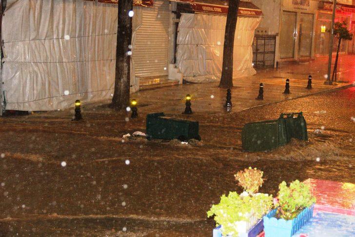 Bodrum'da caddeler göle döndü, ekipler teyakkuza geçti G4