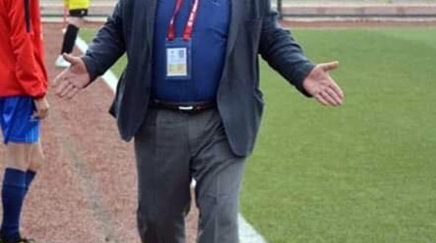 Futbolcusunu d&ouml;ven Başkan Hacı Yusuf Şahin: