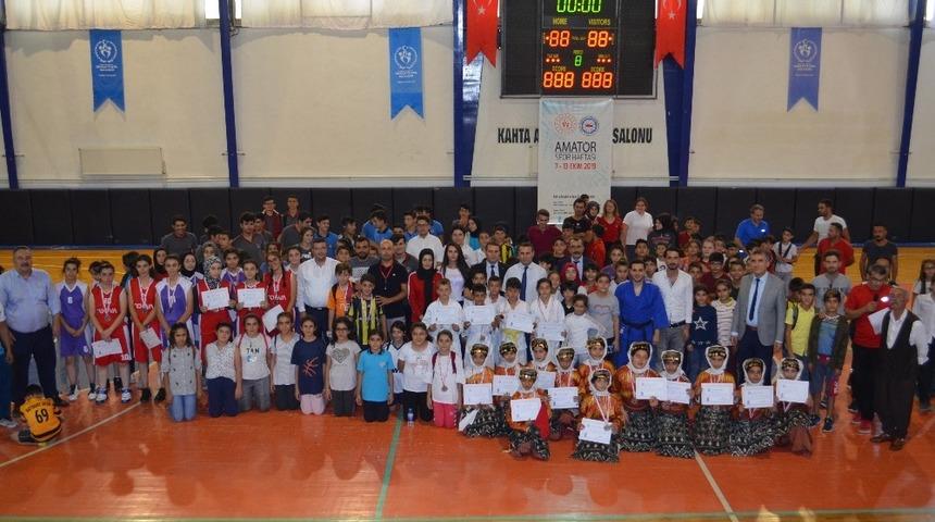 Kahta&rsquo;da Amat&ouml;r Spor Haftası, coşkulu başladı