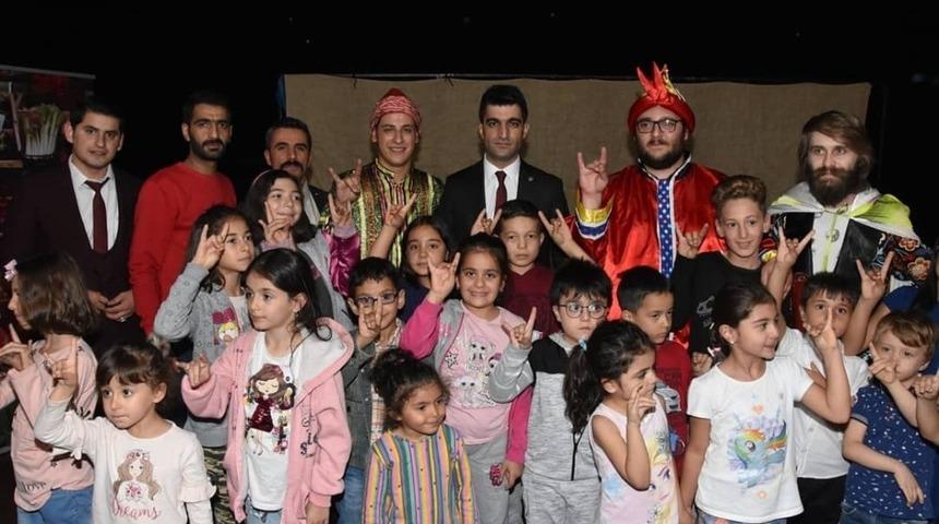 &ldquo; Keloğlan&rdquo; adlı oyun ilgi g&ouml;rd&uuml;