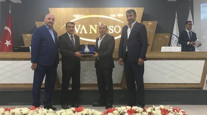 Başkan Aslan, Van TSO&rsquo;nun meclis toplantısına katıldı
