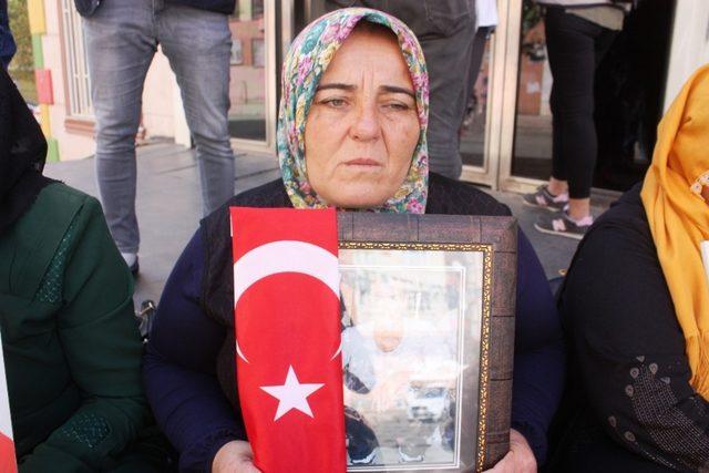 HDP önündeki ailelerin evlat nöbeti 36’ncı gününde