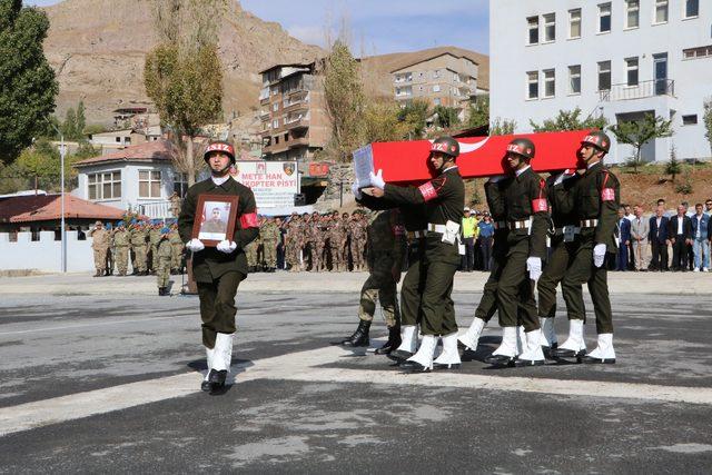 Kazada şehit olan asker, törenle uğurlandı