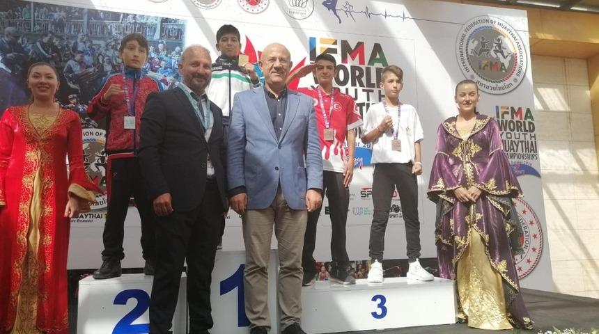 Şehzadeler&rsquo;in sporcusu d&uuml;nya 3.&rsquo;s&uuml; oldu