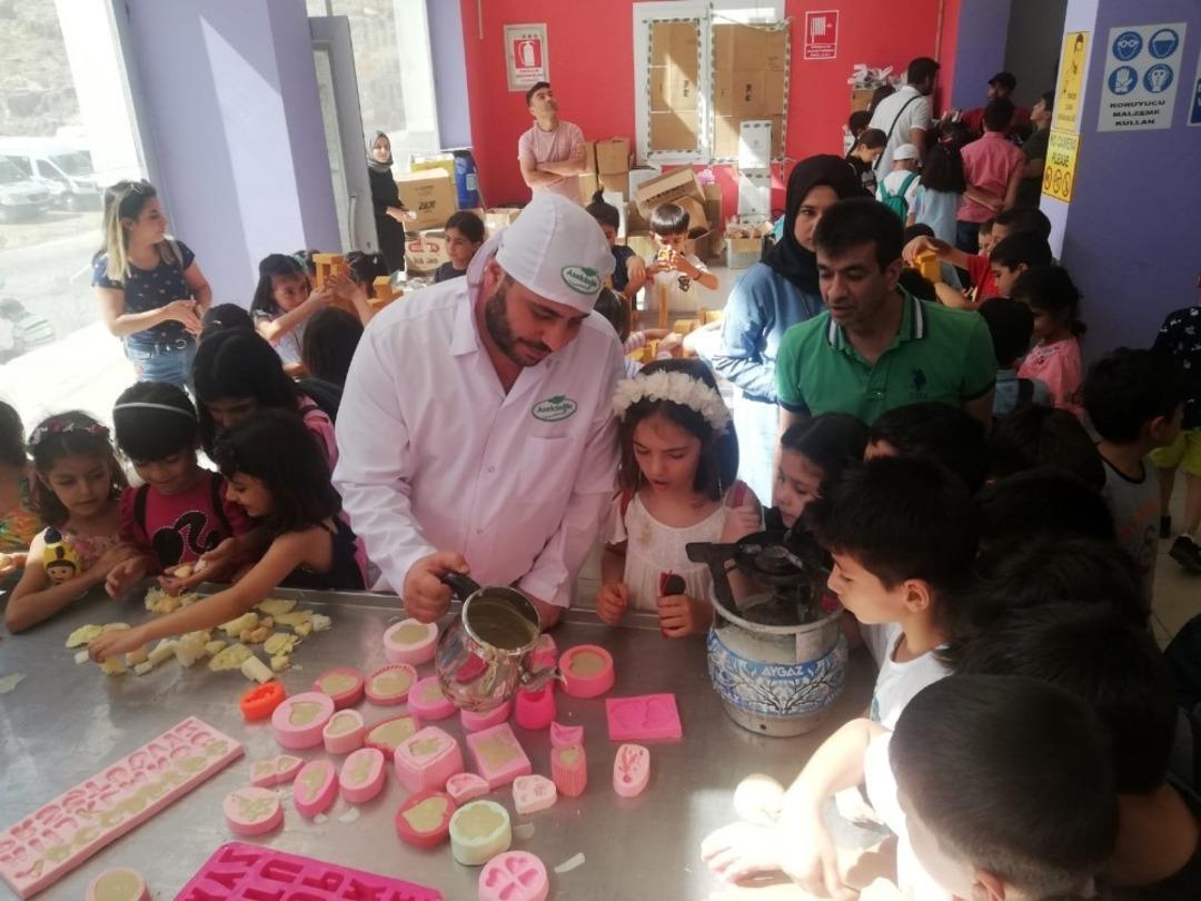 Mardin&rsquo;de &ccedil;ocuklar &rsquo;suya sabuna&rsquo; dokundu