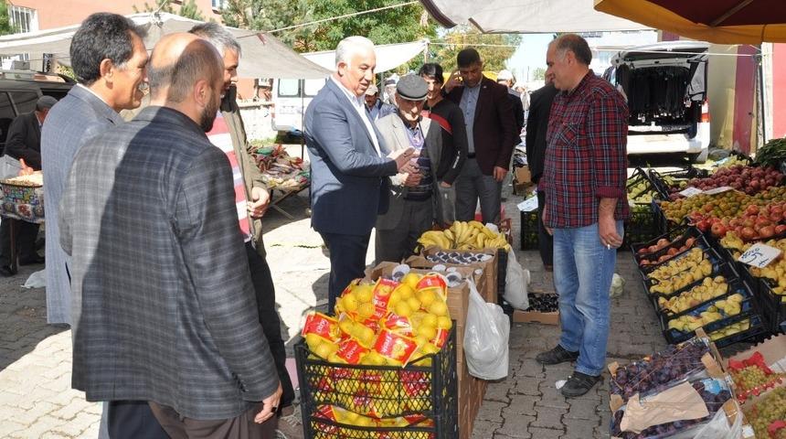 Başkan Altay, pazar esnafıyla buluştu